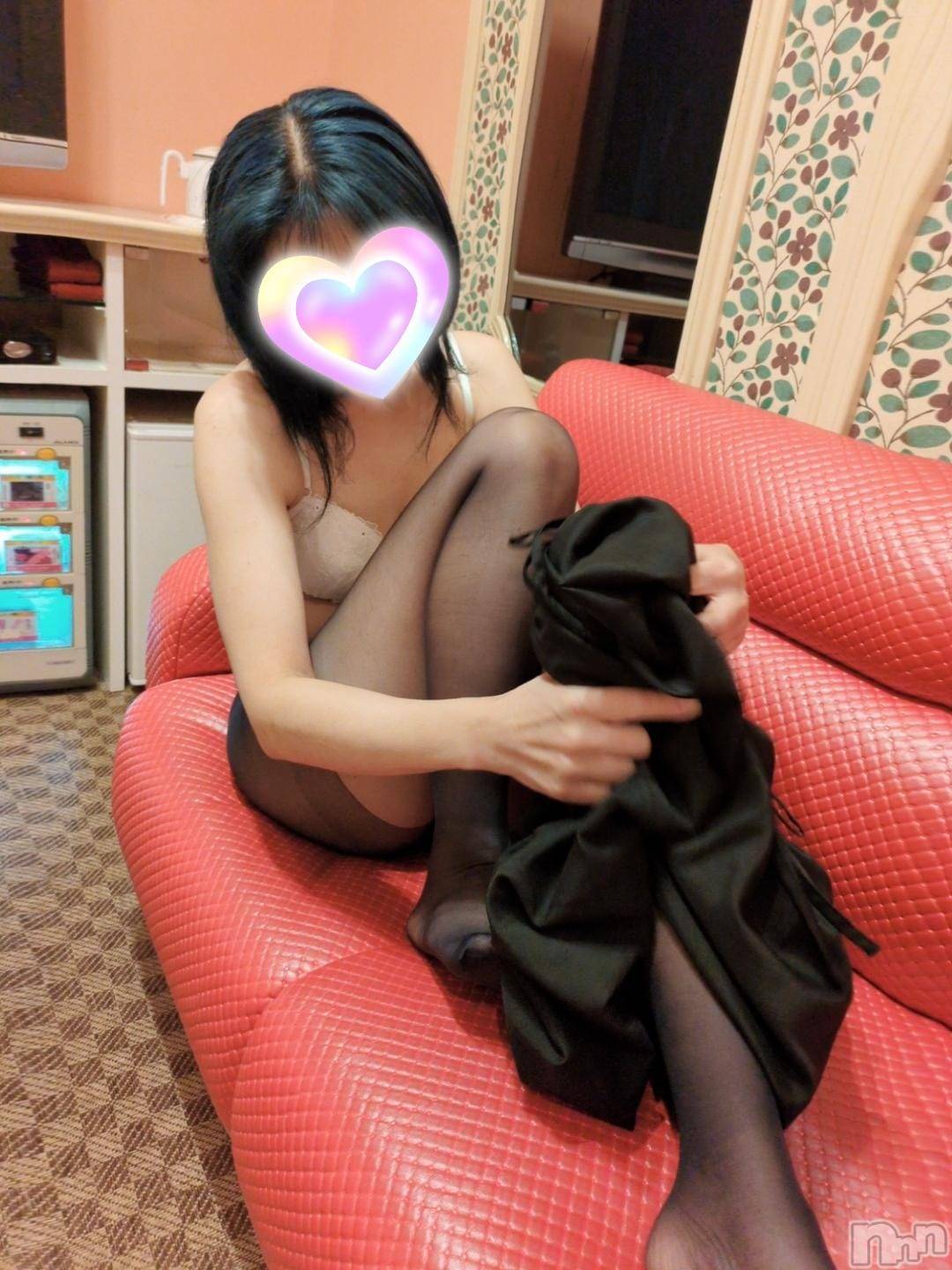 三条デリヘル新潟三条燕ちゃんこ(ニイガタサンジョウツバメチャンコ)しおり(44)の2026年4月18日写メブログ「日曜よろしくお願いします」