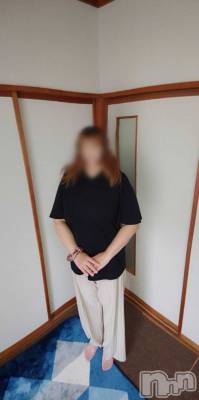 しおり(42) 身長158cm、スリーサイズB0(A).W.H。三条ぽっちゃり 新潟三条燕ちゃんこ(ニイガタサンジョウツバメチャンコ)在籍。