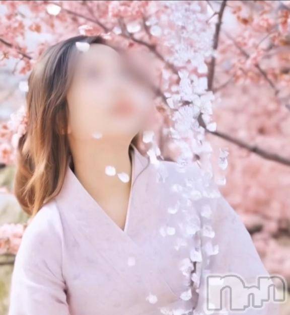 新潟人妻デリヘル熟女の風俗 最終章(ジュクジョノフウゾクサイシュウショウ)ほのか(54)の2025年4月17日写メブログ「春うららに薄着になりけり♡新潟出勤・残り7にち♡出勤しました」
