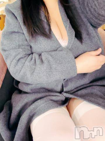 新潟デリヘル奥様特急 新潟店(オクサマトッキュウニイガタテン)しおは(28)の2023年12月20日写メブログ「コートの中身🔞」