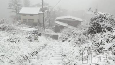 上越デリヘル 上越最安値！奥様Deli急便(ジョウエツサイヤスネ！オクサマデリキュウビン) スレンダーエロ熟女　さやか(48)の11月7日写メブログ「雪降りましたね」