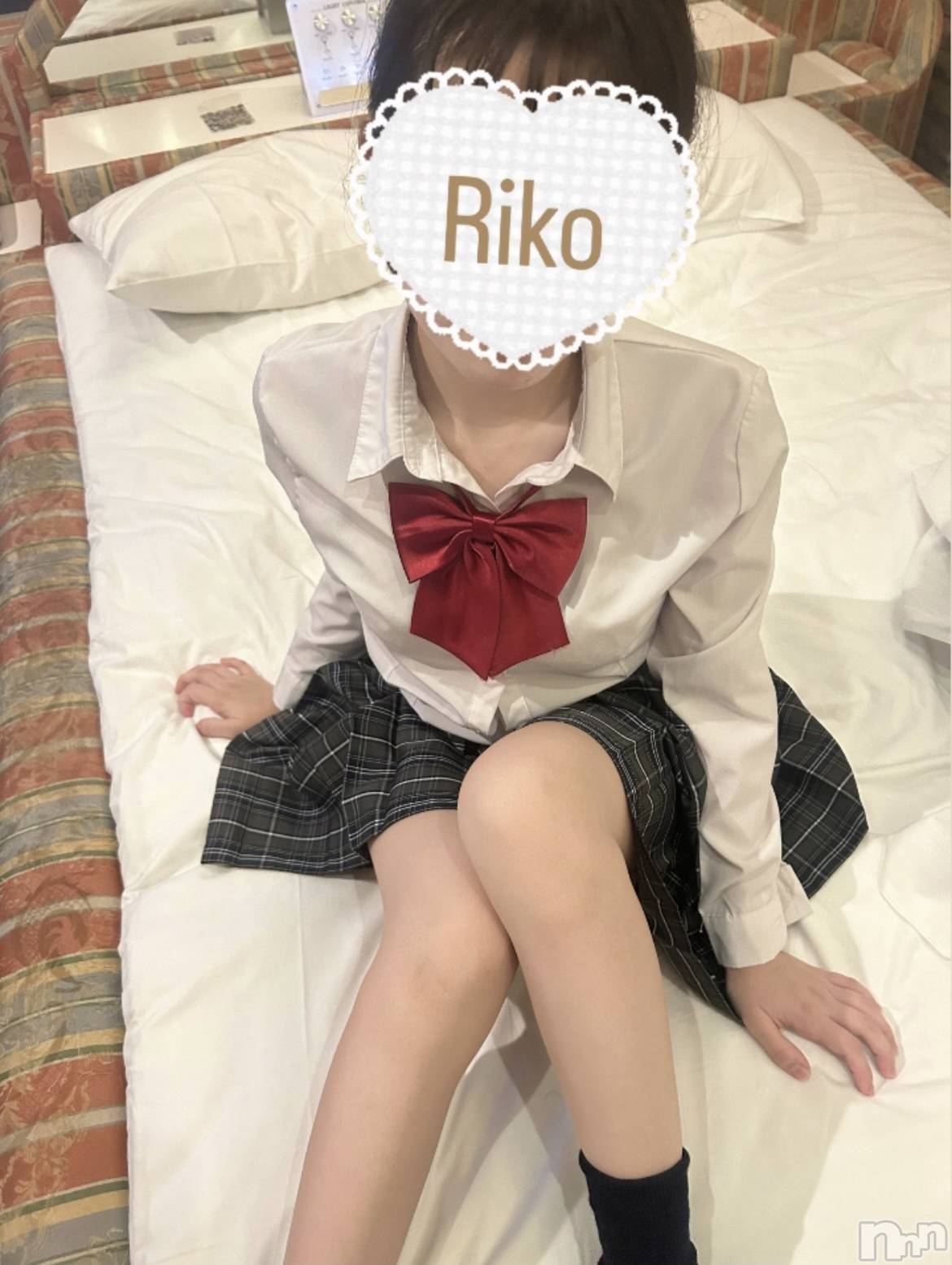 新潟デリヘルアンフィール-地元新潟の厳選された素人女性のみ-(アンフィール)りこ☆初々しさ満点美少女(21)の2023年10月6日写メブログ「人肌恋しい季節到来？温めてくれますか🥺」