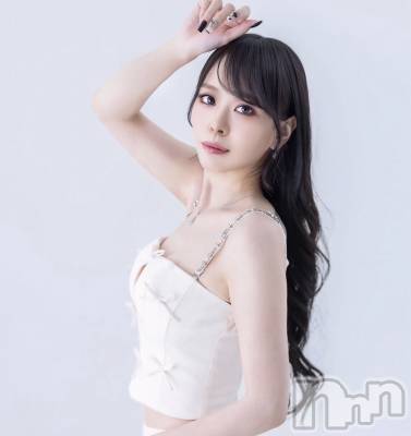 ���ܱ����ˤ��륹�ʥå��������륺�С���Lounge e'myu(�饦�󥸡����ߥ塼)�פΥ��㥹�ȡ��� ����פξҲ����