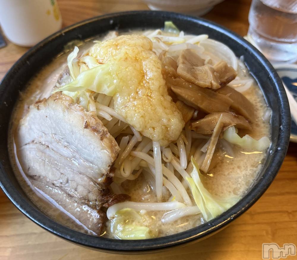 ƲХ顦THE LOUNGE (饦󥸥ե) ߤ52̥֥🍜