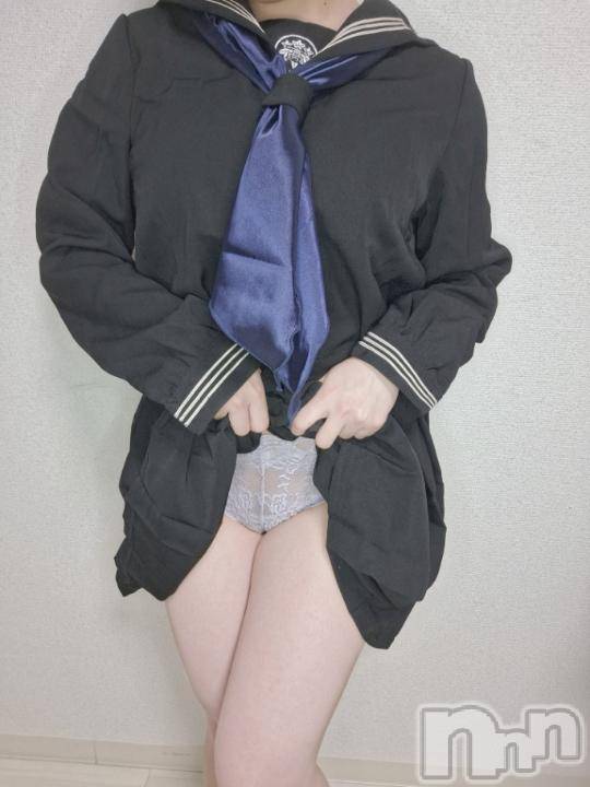 上越デリヘルわちゃわちゃ(ワチャワチャ) ゆりな☆満足度100％☆(19)の10月14日写メブログ「【定期】自己紹介です😗🩷」