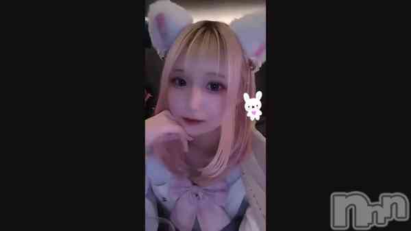衪