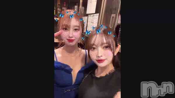 &#x1F469;&#x200D;&#x2764;&#xFE0F;&#x200D;&#x1F469;&#x2728;&#xFE0F;
