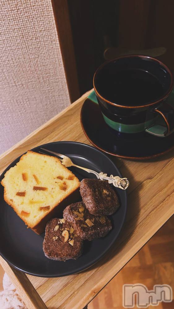 新潟駅前スナック・ガールズバースナックBar Peace(スナックバー ピース) ゆうかの10月25日写メブログ「コーヒー淹れた☕️𓂂𓏸」