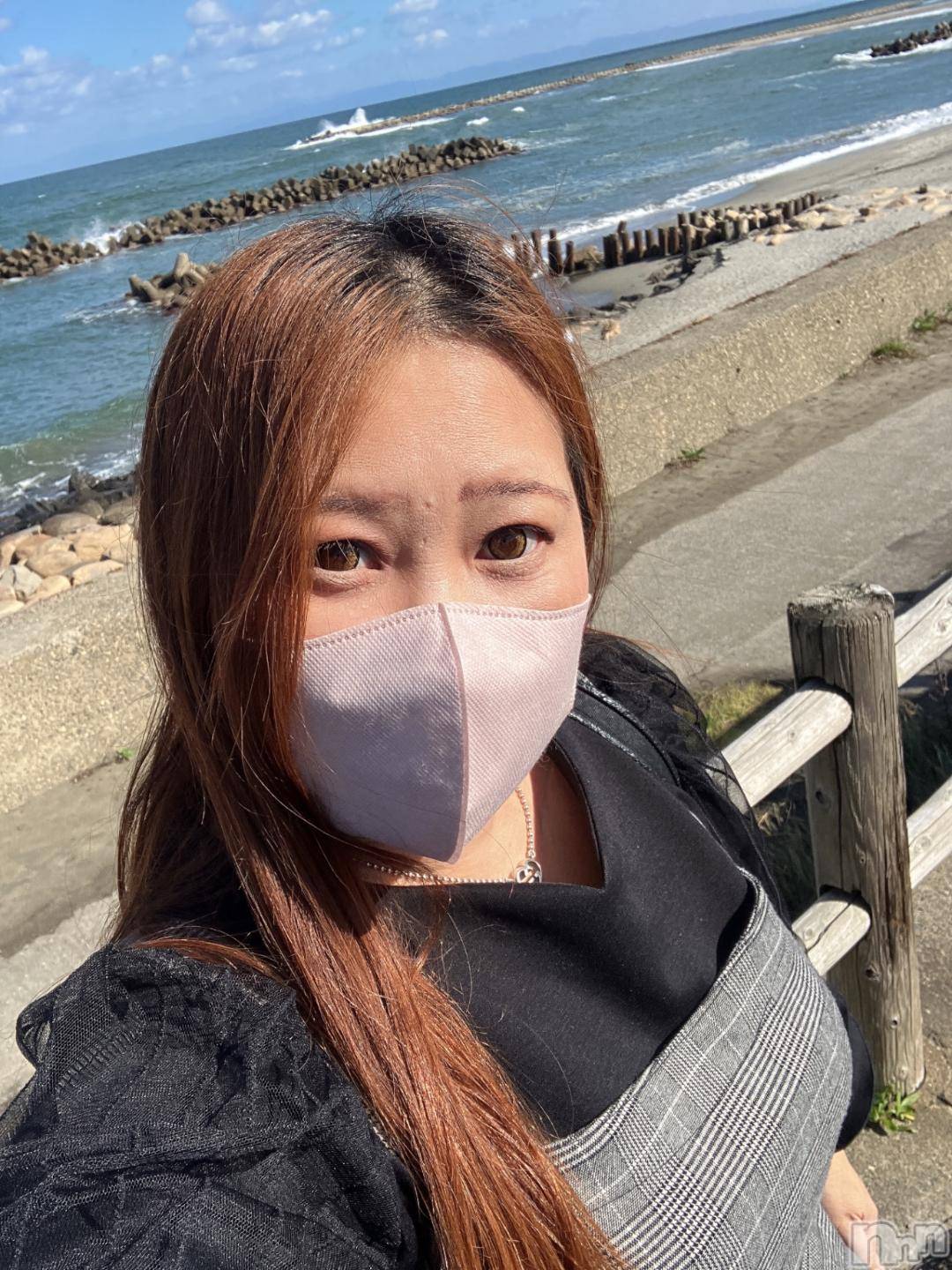 新潟人妻デリヘル熟女の風俗 最終章(ジュクジョノフウゾクサイシュウショウ)れな(47)の2024年11月3日写メブログ「💞 19時～LAST出勤です 💞」