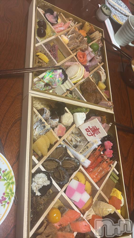 ��Ʋ����Х��顦�����clubTiara(�ƥ�����) �Τ��1��3���̥�֥����ֿ�ǯ�����ޤ��Ƥ���ǤȤ��������ޤ�🎍♡��