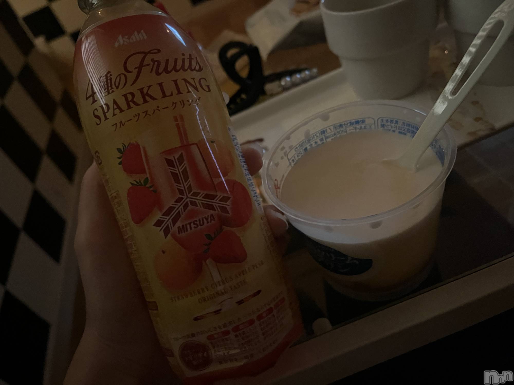 上越デリヘル上越最安値！奥様Deli急便(ジョウエツサイヤスネ！オクサマデリキュウビン)新人　つむぎ(28)の2023年11月27日写メブログ「おやつタイム」