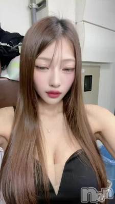 ⡣