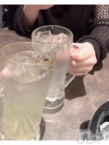 新潟デリヘル奥様特急 新潟店(オクサマトッキュウニイガタテン)かのは(20)の2024年5月17日写メブログ「🥂𓈒𓏸︎︎︎︎」