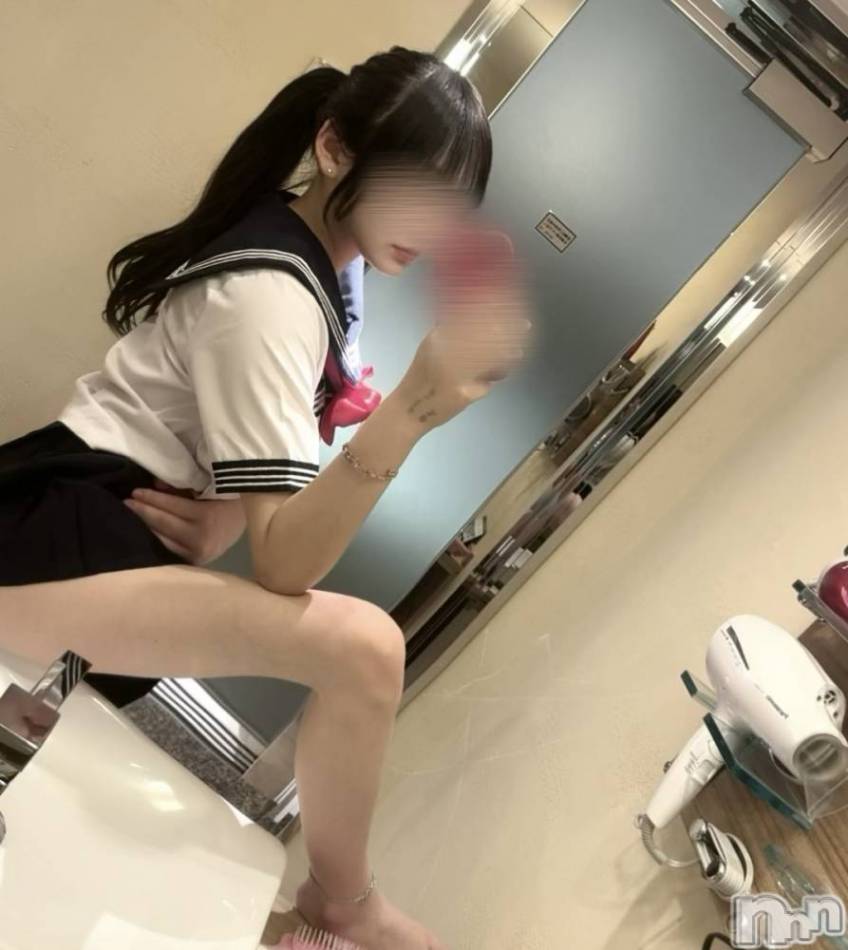 新潟デリヘル(ルージュ)の2026年8月17日お店速報「超可愛い新人初美ゆきちゃん18歳のFカップ美少女オススメです」
