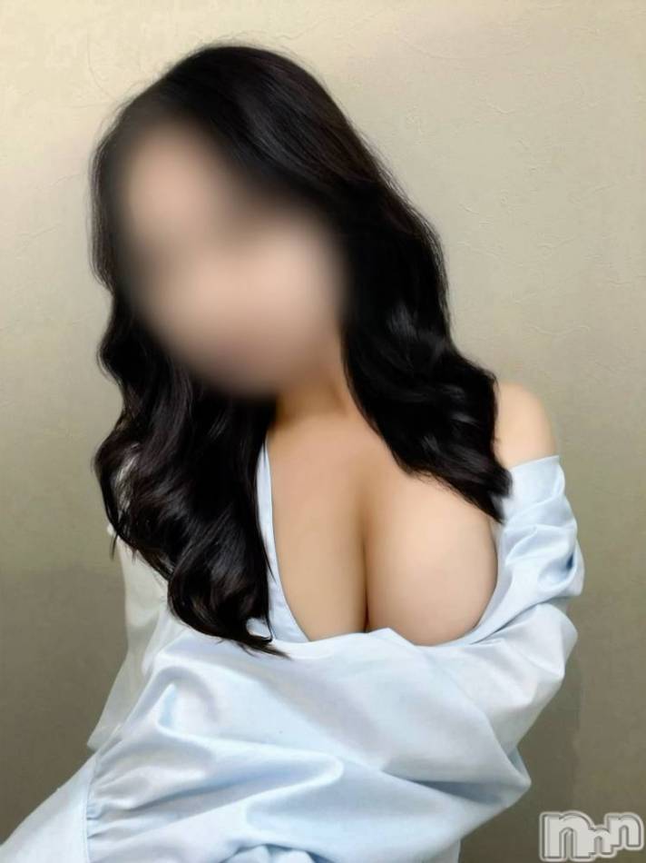 新潟風俗エステ(ルージュ)の2024年10月3日お店速報「エロい綺麗なEカップの持ち主極上美女新人篠宮ちゃん出勤中」