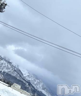 長岡デリヘル Mimi(ミミ) ひな★月間RANK1位★(25)の2月12日写メブログ「高さ比べ⸜❄️⸝」