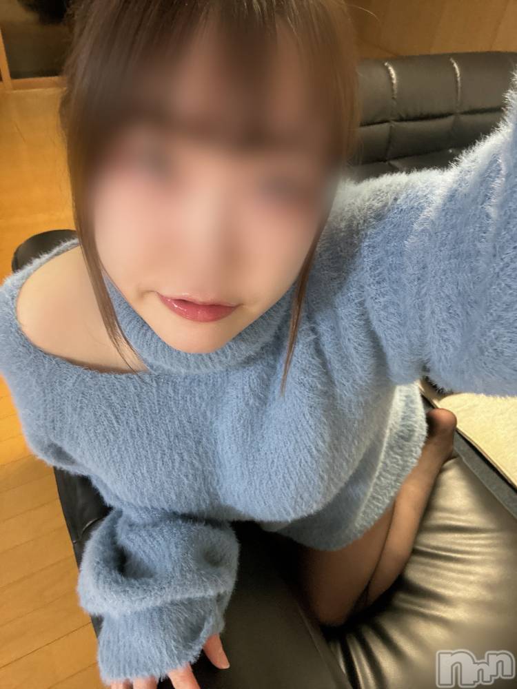 長岡人妻デリヘル長岡人妻市(ナガオカヒトヅマイチ) めい★プルプルの唇&ロリ顔(31)の4月2日写メブログ「いっぱいちゅーしよっ」