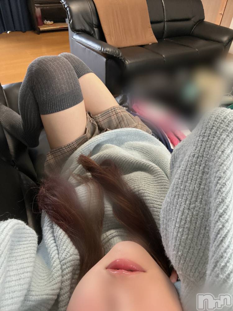 長岡人妻デリヘル長岡人妻市(ナガオカヒトヅマイチ) めい★プルプルの唇&ロリ顔(31)の4月10日写メブログ「出勤～」