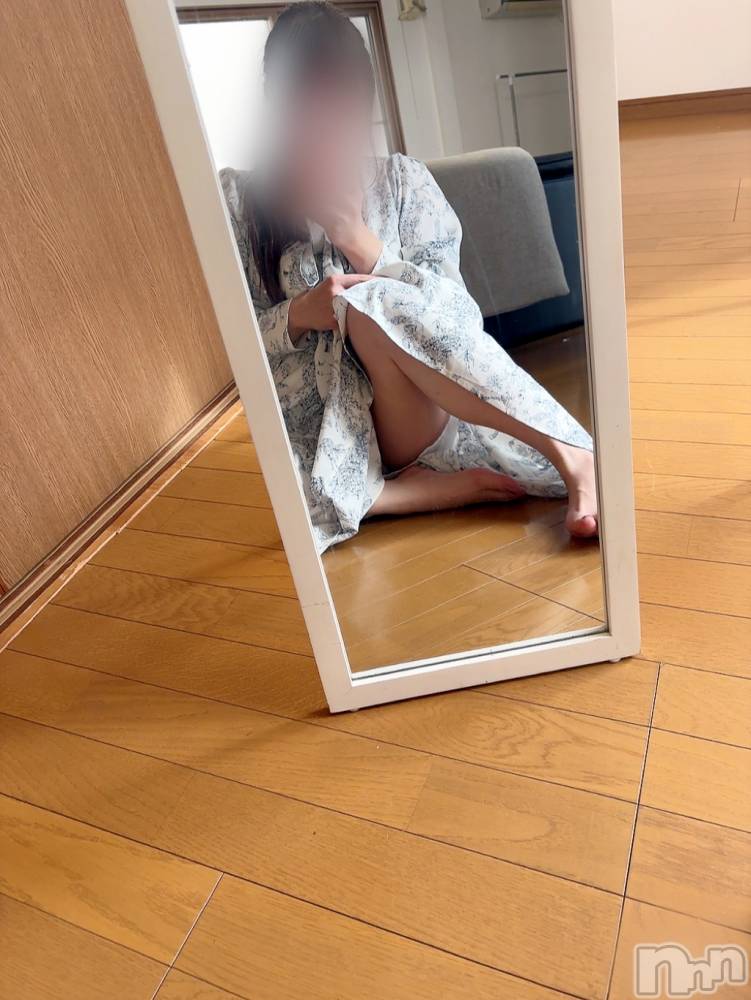 長岡人妻デリヘル長岡人妻市(ナガオカヒトヅマイチ) めい★プルプルの唇&ロリ顔(31)の4月18日写メブログ「みえっ…な、、、い…？？」
