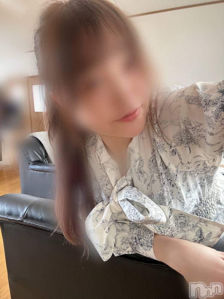 長岡人妻デリヘル長岡人妻市(ナガオカヒトヅマイチ) めい★プルプルの唇&ロリ顔(31)の5月1日写メブログ「おはよう～」