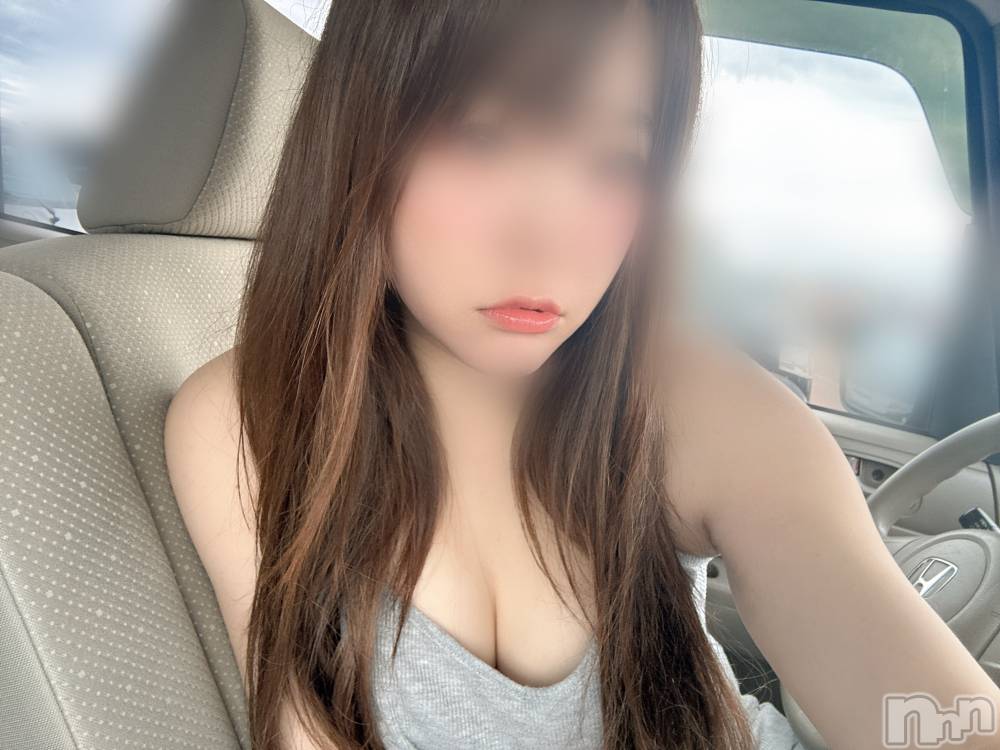 長岡人妻デリヘル長岡人妻市(ナガオカヒトヅマイチ) めい★プルプルの唇&ロリ顔(31)の6月16日写メブログ「すこし、痴女」