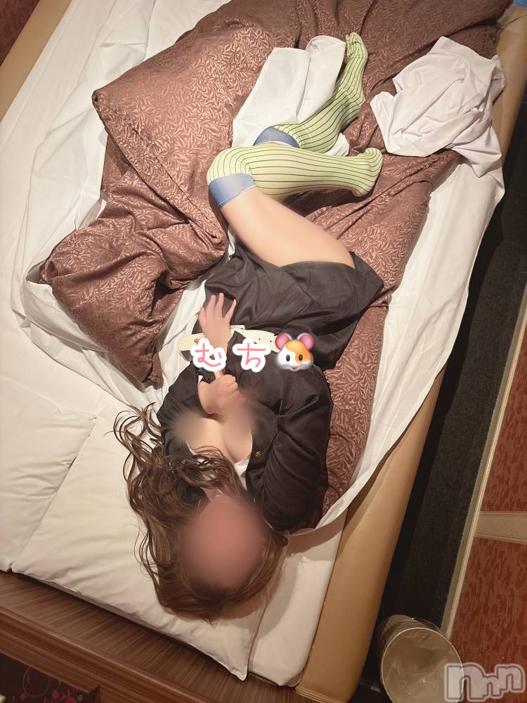 長岡人妻デリヘル長岡人妻市(ナガオカヒトヅマイチ) めい★プルプルの唇&ロリ顔(31)の7月22日写メブログ「柱に憧れる女」