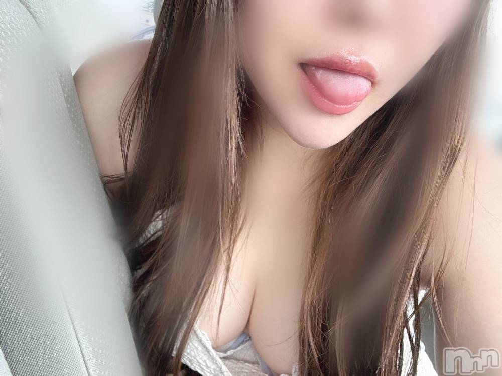 長岡人妻デリヘル長岡人妻市(ナガオカヒトヅマイチ) めい★プルプルの唇&ロリ顔(31)の7月23日写メブログ「で、結局何部よ🤗？」