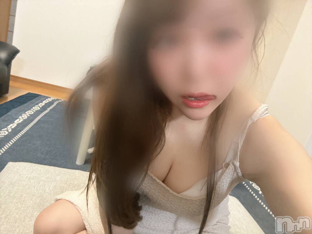 長岡人妻デリヘル長岡人妻市(ナガオカヒトヅマイチ) めい★プルプルの唇&ロリ顔(31)の8月5日写メブログ「きましためい🤗💕」