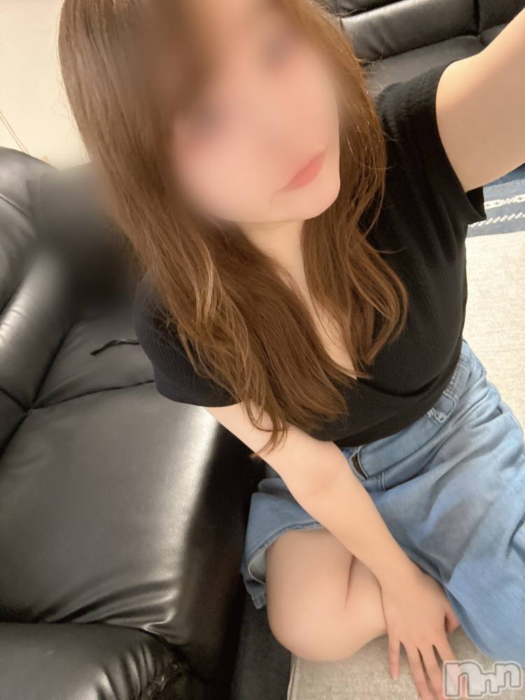 長岡人妻デリヘル長岡人妻市(ナガオカヒトヅマイチ) めい★プルプルの唇&ロリ顔(31)の9月19日写メブログ「ロングにスリットかわちい」