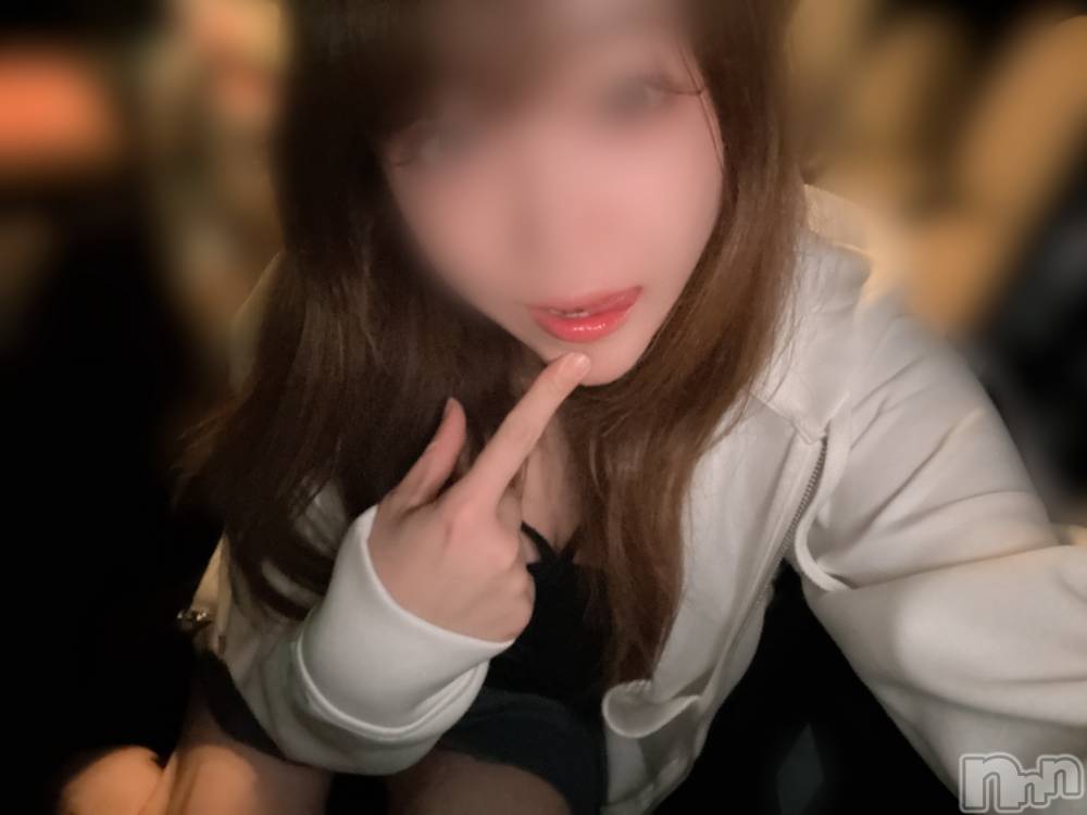 長岡人妻デリヘル長岡人妻市(ナガオカヒトヅマイチ) めい★プルプルの唇&ロリ顔(31)の10月8日写メブログ「エビエビ」