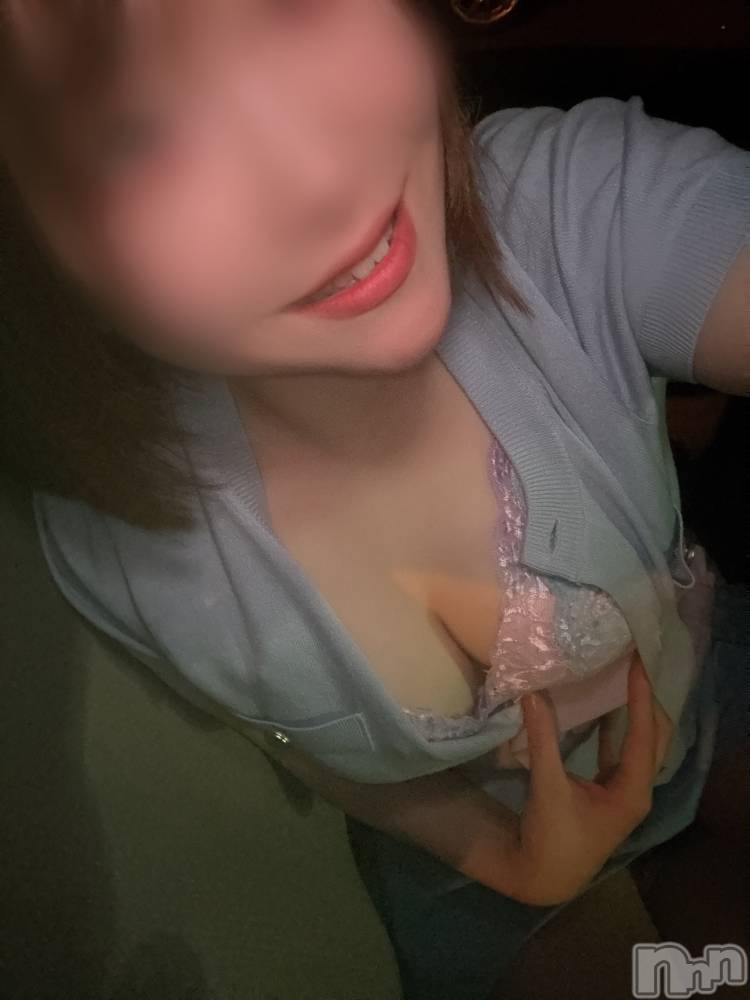 長岡人妻デリヘル長岡人妻市(ナガオカヒトヅマイチ) めい★プルプルの唇&ロリ顔(31)の4月17日写メブログ「カーS○X」