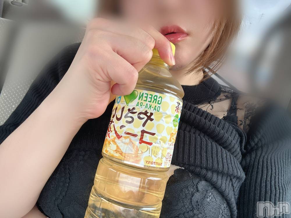 長岡人妻デリヘル長岡人妻市(ナガオカヒトヅマイチ) めい★プルプルの唇&ロリ顔(31)の4月25日写メブログ「見える？」