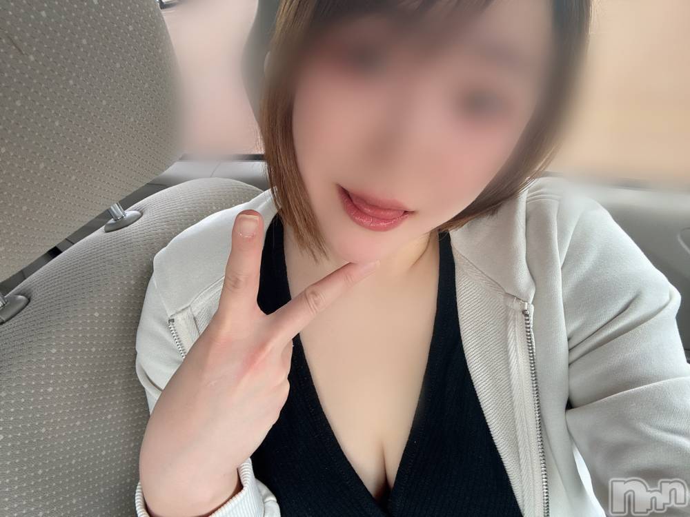 長岡人妻デリヘル長岡人妻市(ナガオカヒトヅマイチ) めい★プルプルの唇&ロリ顔(31)の5月2日写メブログ「14時から❤️」