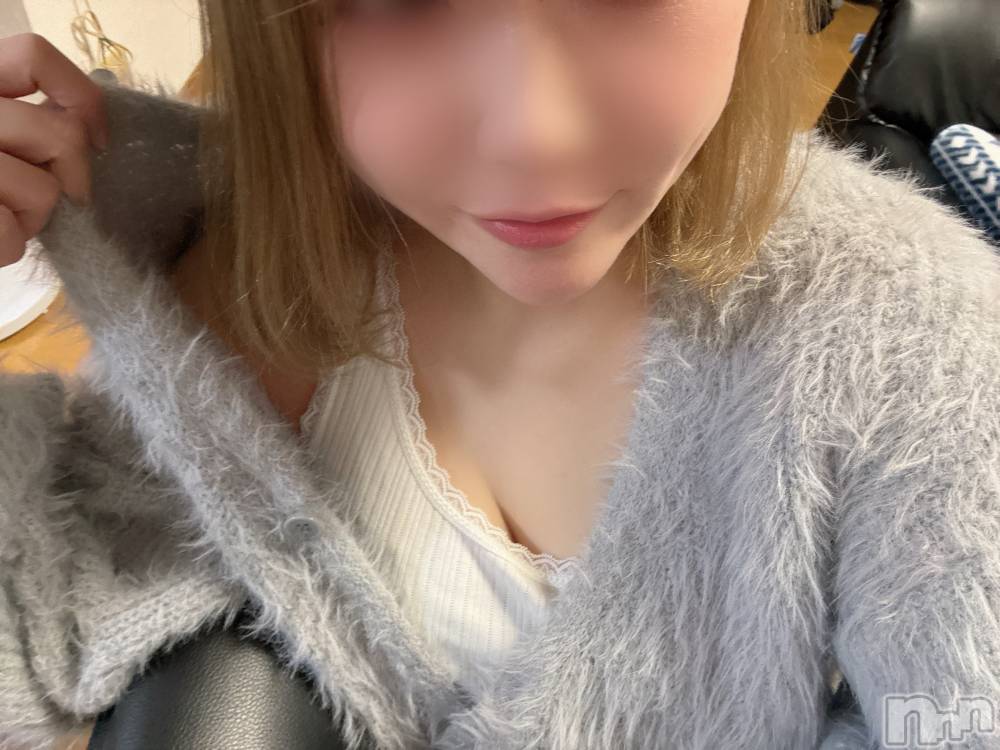 長岡デリヘル長岡人妻市(ナガオカヒトヅマイチ) めい★プルプルの唇&ロリ顔(31)の10月30日写メブログ「ココ弱点？」