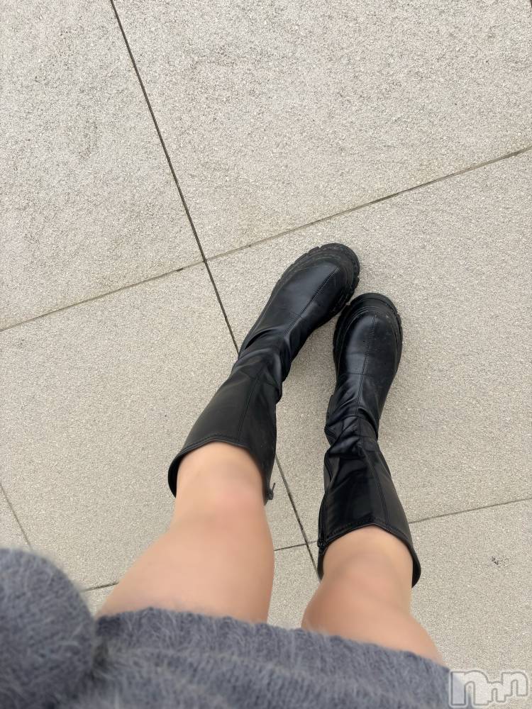 長岡デリヘル長岡人妻市(ナガオカヒトヅマイチ) めい★プルプルの唇&ロリ顔(31)の11月18日写メブログ「厚底ブーツ」