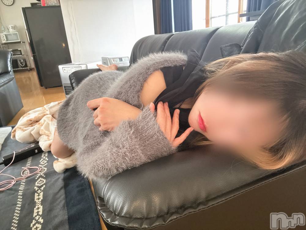 長岡デリヘル長岡人妻市(ナガオカヒトヅマイチ) めい★プルプルの唇&ロリ顔(31)の11月29日写メブログ「ぐりどる」