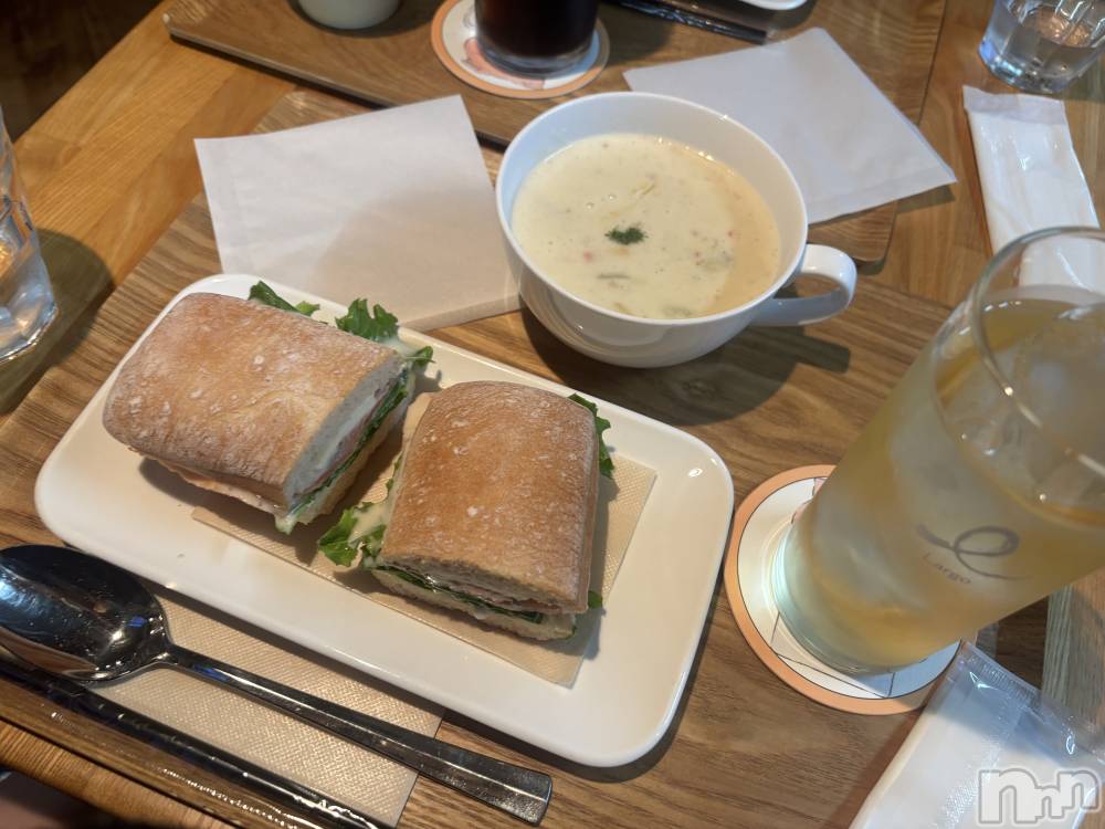 長岡デリヘル長岡人妻市(ナガオカヒトヅマイチ) めい★プルプルの唇&ロリ顔(31)の4月5日写メブログ「チャバタ🥪」