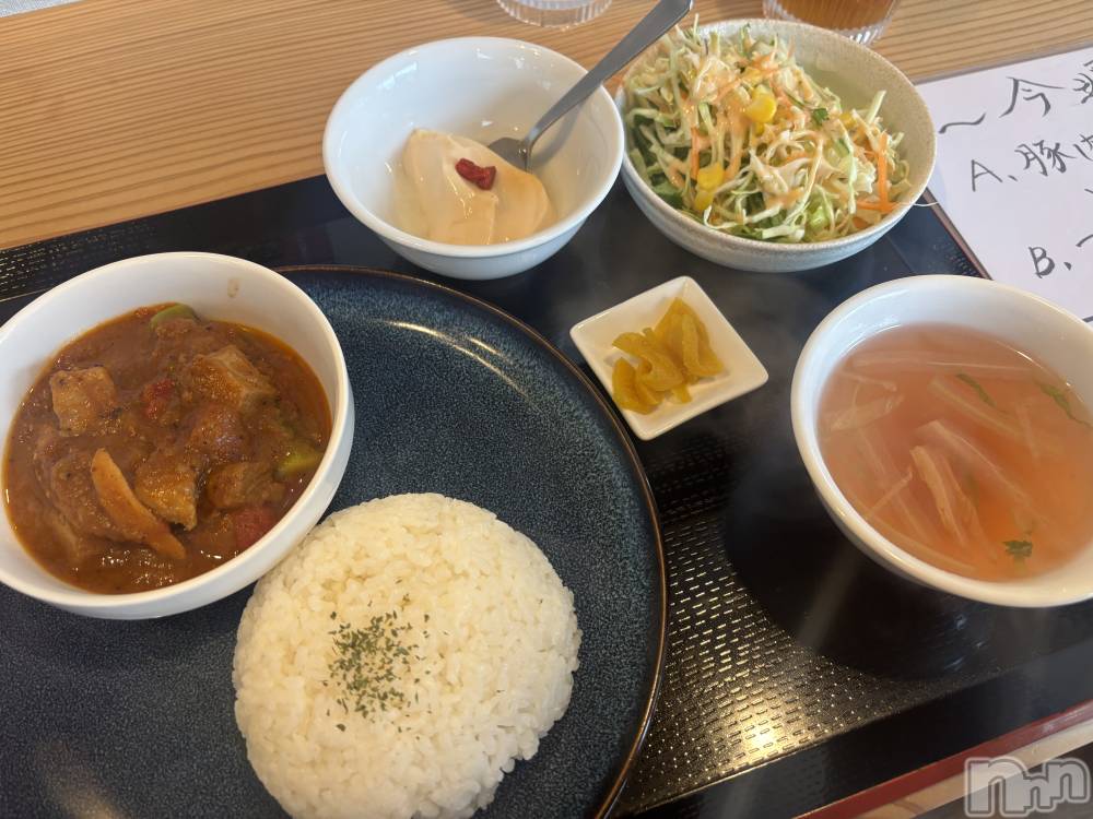 長岡デリヘル長岡人妻市(ナガオカヒトヅマイチ) めい★プルプルの唇&ロリ顔(31)の4月11日写メブログ「日本式杏仁豆腐」