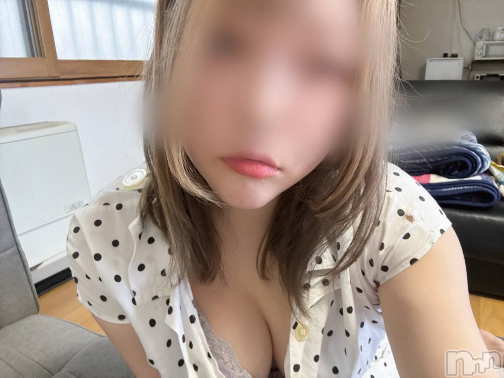 長岡デリヘル長岡人妻市(ナガオカヒトヅマイチ) めい★プルプルの唇&ロリ顔(31)の5月4日写メブログ「シッケイヤ」