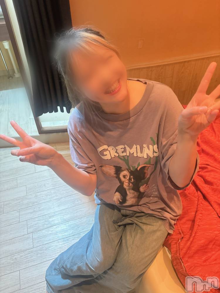 長岡デリヘル長岡人妻市(ナガオカヒトヅマイチ) めい★プルプルの唇&ロリ顔(31)の6月3日写メブログ「どうやっても足が短くて笑いましたね」