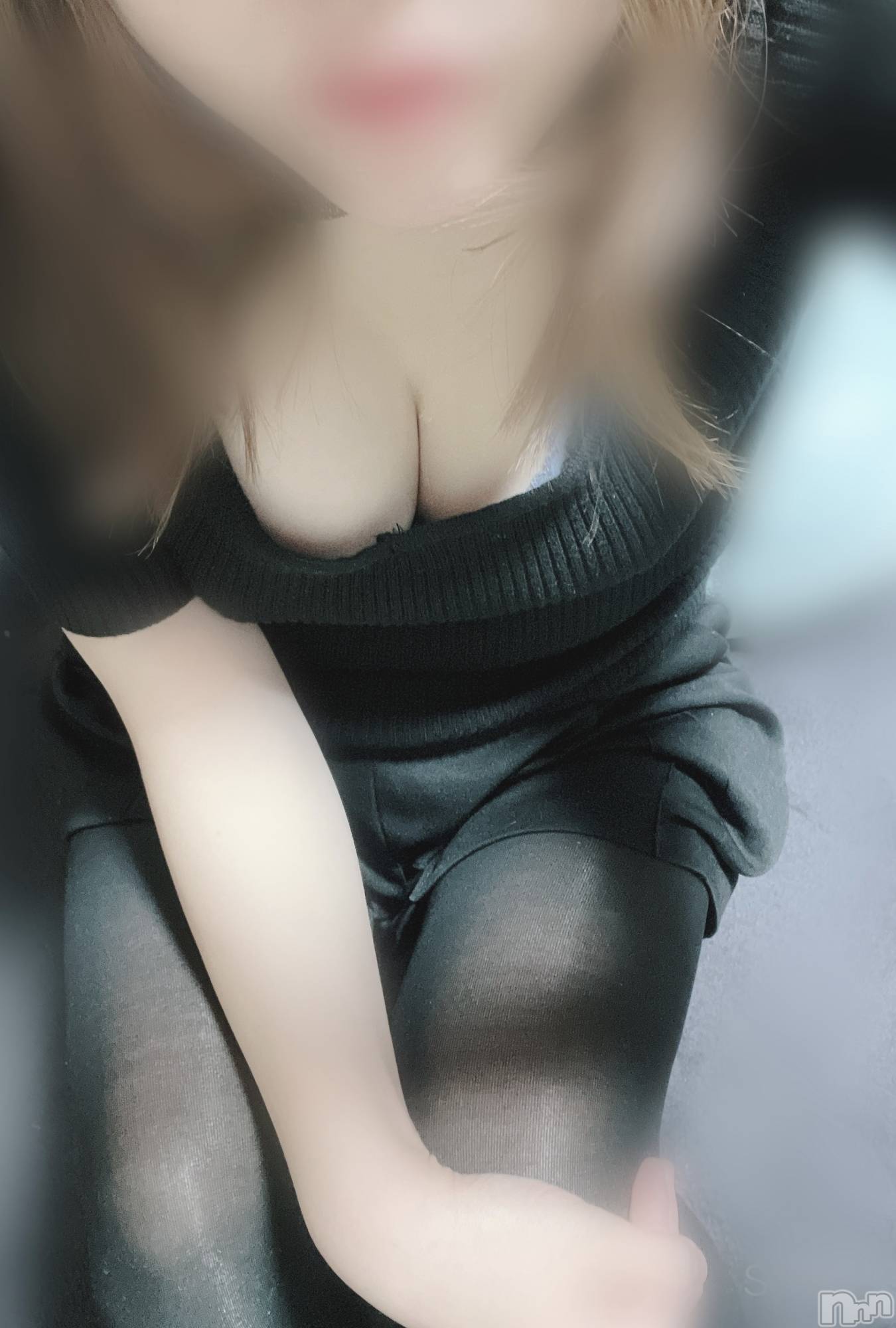 長岡人妻デリヘル長岡人妻市(ナガオカヒトヅマイチ)めい★プルプルの唇&ロリ顔(31)の2023年11月13日写メブログ「デビュー🧦💓」
