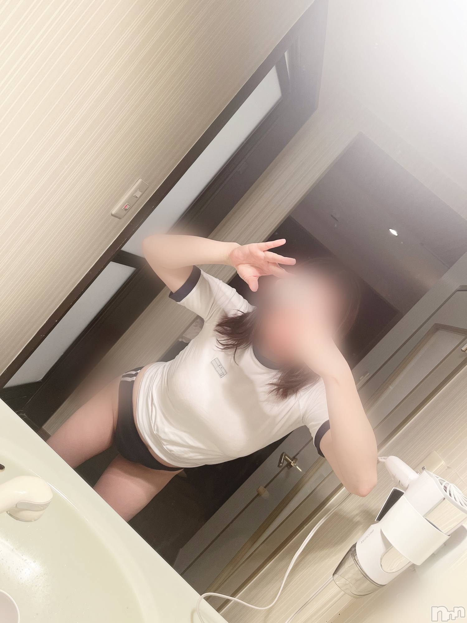 長岡人妻デリヘル長岡人妻市(ナガオカヒトヅマイチ)めい★プルプルの唇&ロリ顔(31)の2023年11月28日写メブログ「人妻なのに🫣💕」