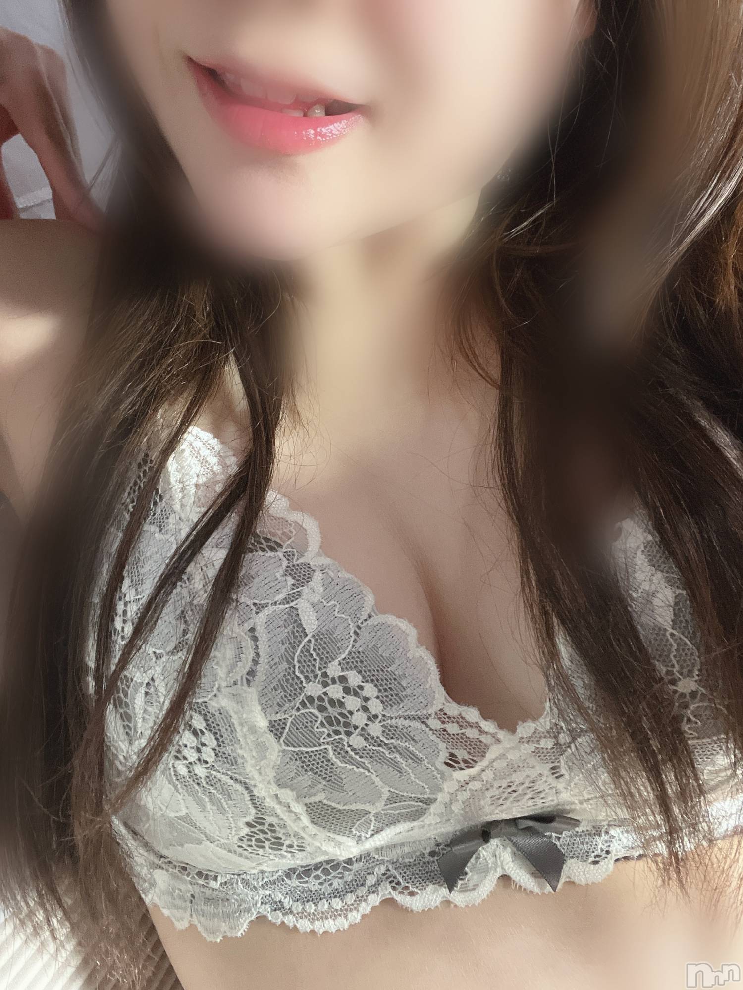 長岡人妻デリヘル長岡人妻市(ナガオカヒトヅマイチ)めい★プルプルの唇&ロリ顔(31)の2024年1月4日写メブログ「出勤してました❤️」