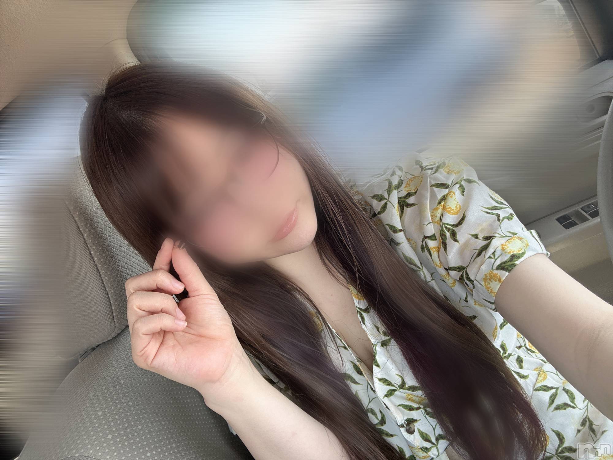 長岡人妻デリヘル長岡人妻市(ナガオカヒトヅマイチ)めい★プルプルの唇&ロリ顔(31)の2024年5月5日写メブログ「眼鏡っ子はお好きですか？❤️」