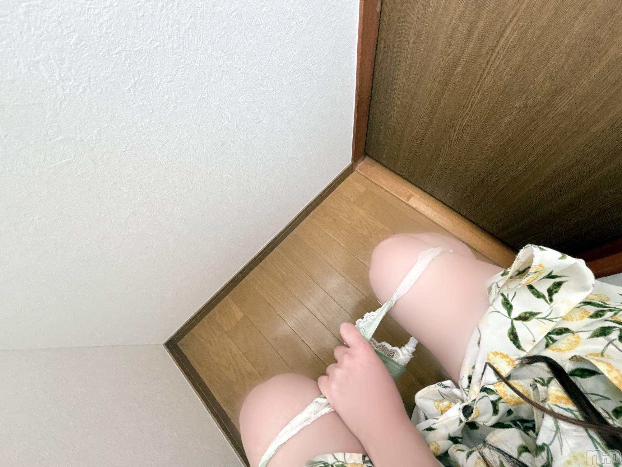 長岡人妻デリヘル長岡人妻市(ナガオカヒトヅマイチ)めい★プルプルの唇&ロリ顔(31)の2024年5月14日写メブログ「今日はノーパンでうかがいます❤️」