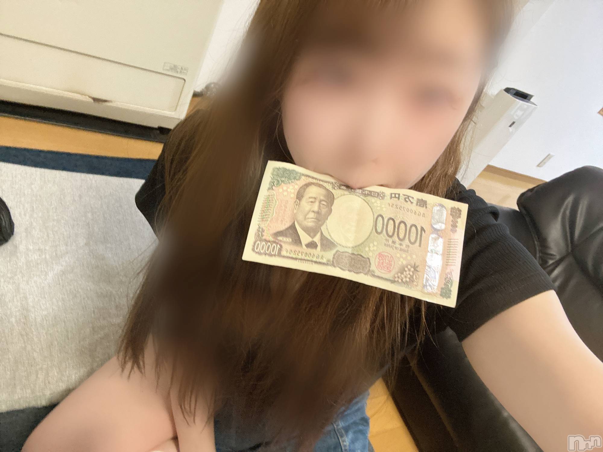長岡人妻デリヘル長岡人妻市(ナガオカヒトヅマイチ)めい★プルプルの唇&ロリ顔(31)の2024年8月4日写メブログ「あちぃ」