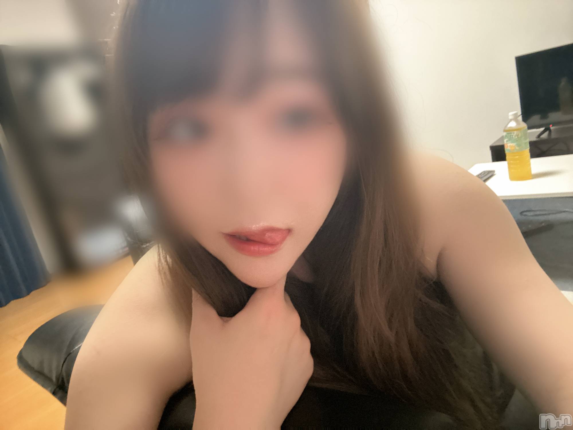 長岡人妻デリヘル長岡人妻市(ナガオカヒトヅマイチ)めい★プルプルの唇&ロリ顔(31)の2024年8月25日写メブログ「足首いたいな」