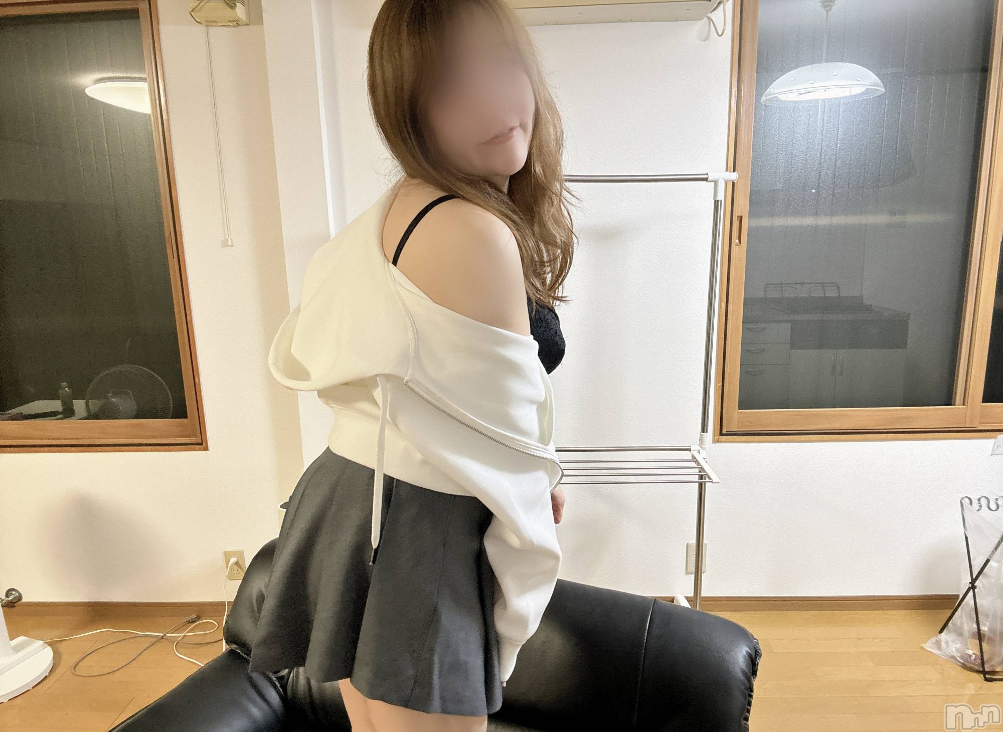 長岡人妻デリヘル長岡人妻市(ナガオカヒトヅマイチ)めい★プルプルの唇&ロリ顔(31)の2024年11月16日写メブログ「近況報告」