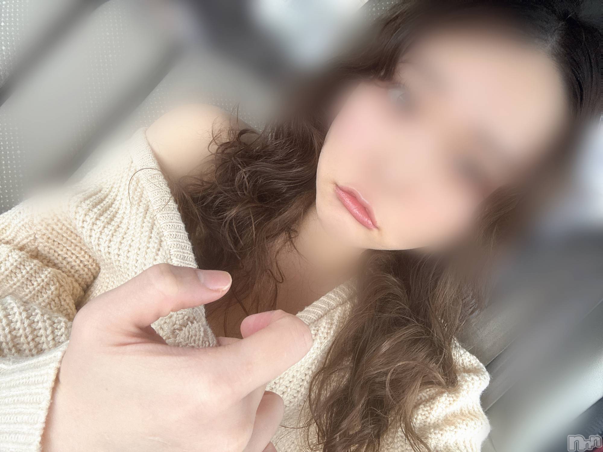 長岡人妻デリヘル長岡人妻市(ナガオカヒトヅマイチ)めい★プルプルの唇&ロリ顔(31)の2025年1月17日写メブログ「えー笑　推してよー笑」