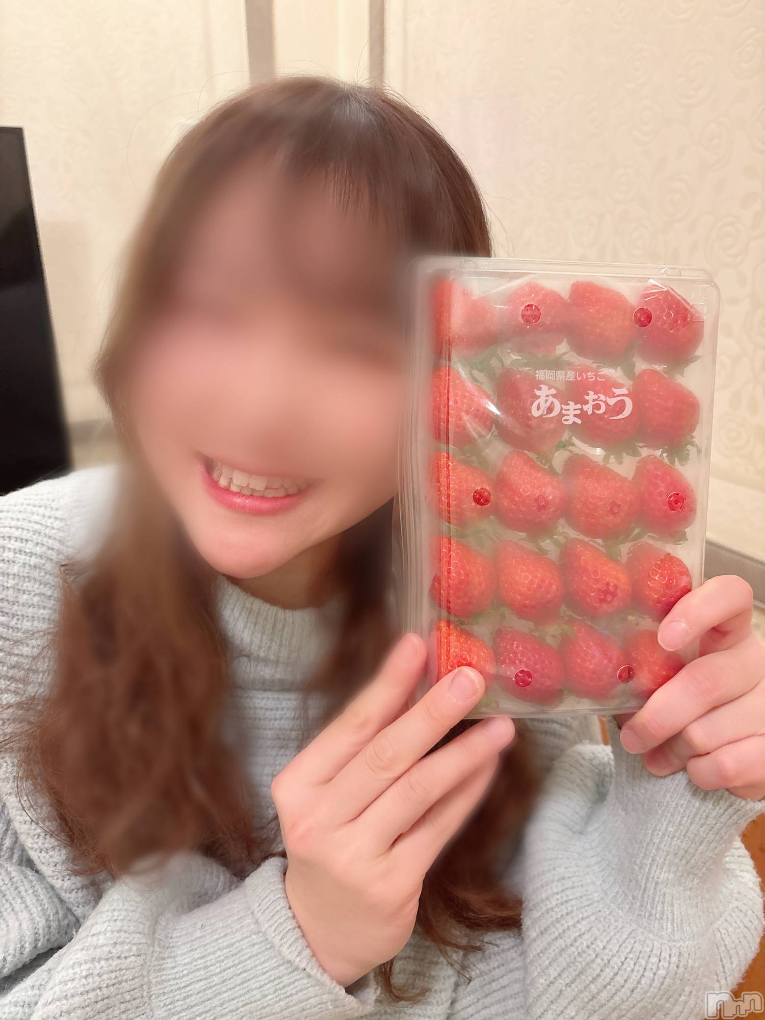 長岡人妻デリヘル長岡人妻市(ナガオカヒトヅマイチ)めい★プルプルの唇&ロリ顔(31)の2025年2月18日写メブログ「ジューシー🍓」